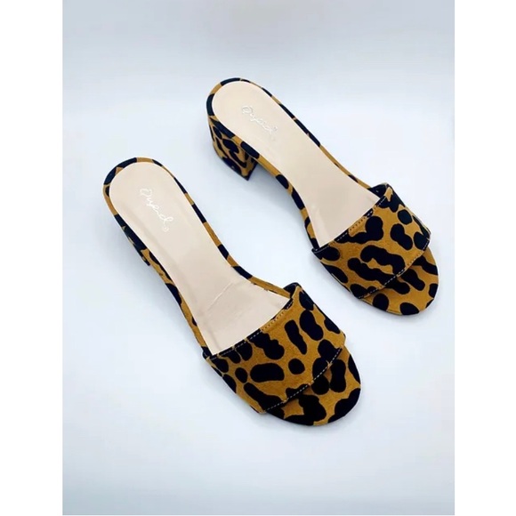 NWT QUPID Leopard Sandal - Picture 2 of 3